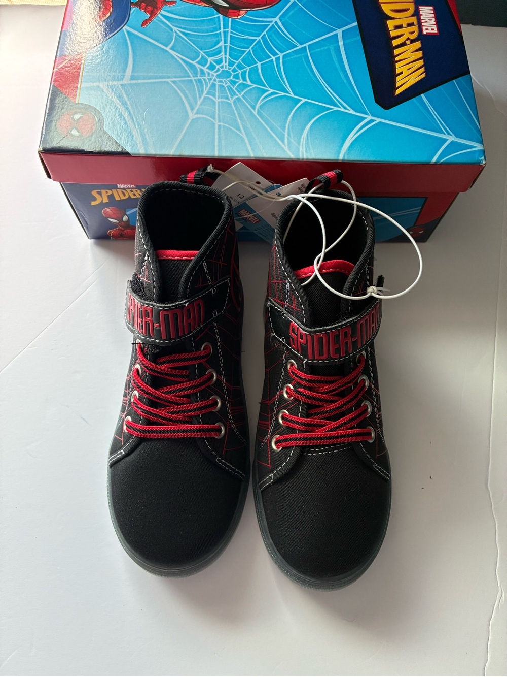 NWT Marvel Spider-Man Light Up Sneakers Toddler Sz 12